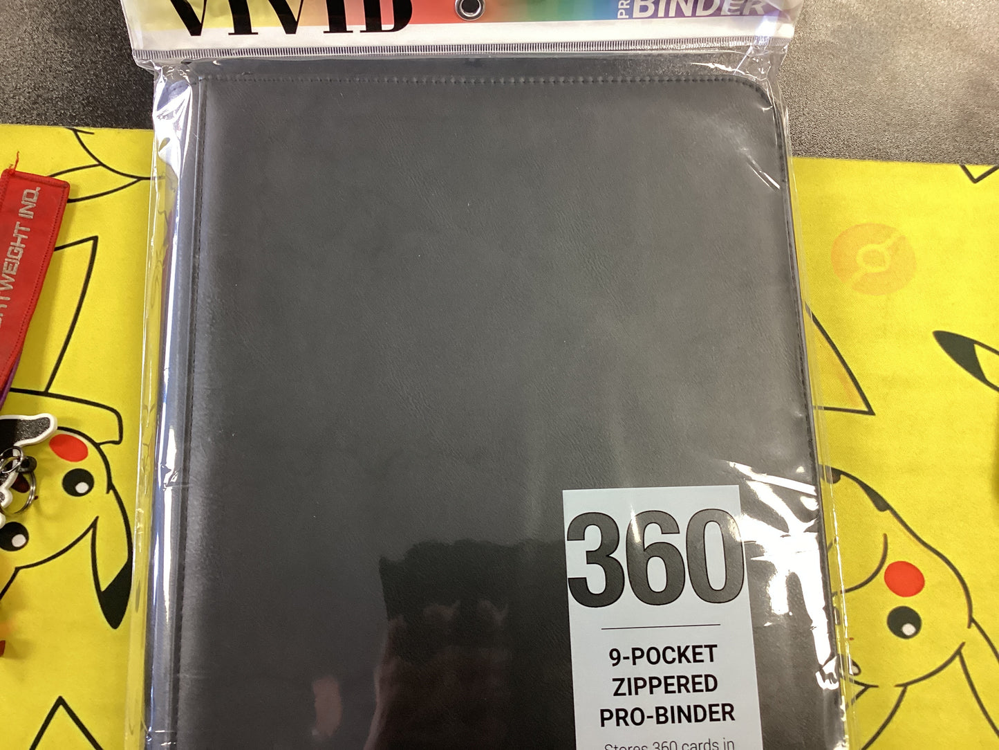 Vivid 9-Pocket Zippered PRO-Binder - black